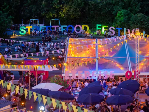 Das Street Food Festival bei Nacht